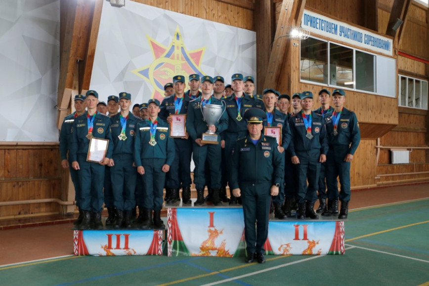 Знай наших! Гомельские огнеборцы стали серебряными призерами Беларуси по многоборью спасателей