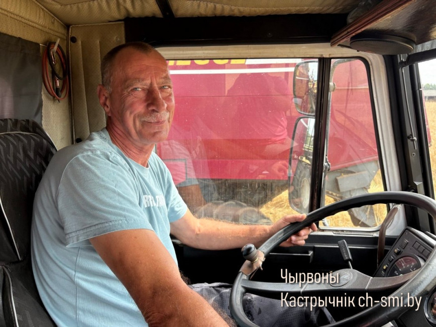 Хлебная нива не делит на своих и чужих, уверен Владимир Кондратенко
