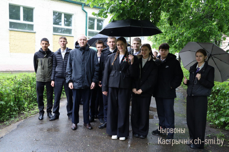 Учащиеся 11 классов школ Октябрьского района писали централизованный экзамен